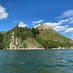 Goralskie Trimont, Nad Gorskim Zalewem